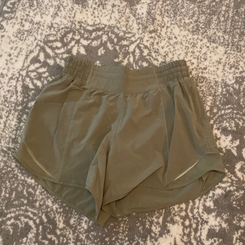 Size 4 (4 inch) green lululemon shorts